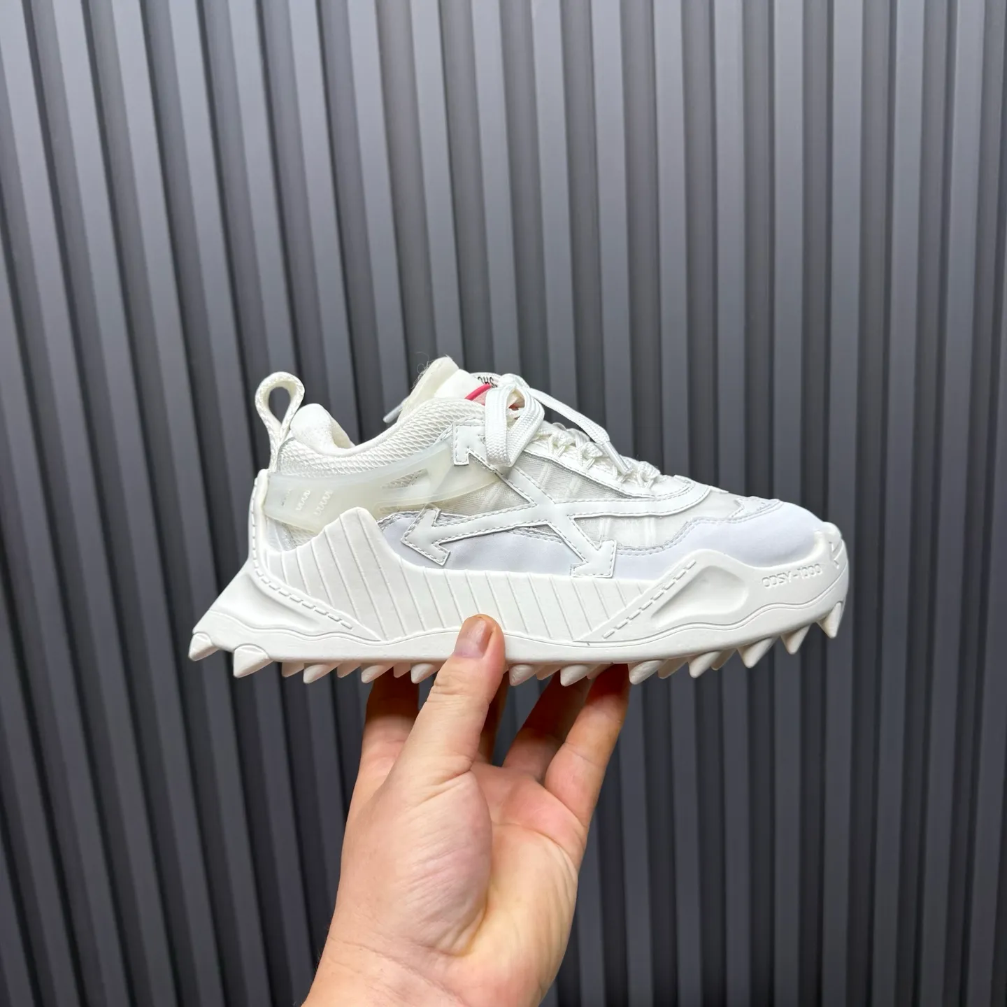【OFF WHITE】P: 680💰Couple model, Size: Female 35-40; Male 39-44 (customized at 45.46) 2025SS trendy brand OFF WHITE classic popular model, combined outsole, official website original 1:1 developed top-level copy, ️Selected imported high-mercerized matte cowhide splicing breathable mesh ✔️Breathable lining, breathable and comfortable, simple and personalized design, official website rubber outsole.